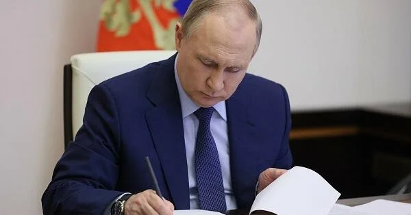 Putin Savelyevi işdən çıxartdı Səbəb