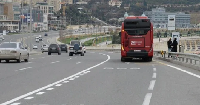 Bakıda tıxacları belə azaltmaq olar Avtobus zolaqları, dayanacaqlar...