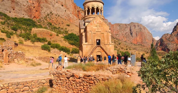 Qərbi Azərbaycandakı irsimiz: Amağu məbədi
