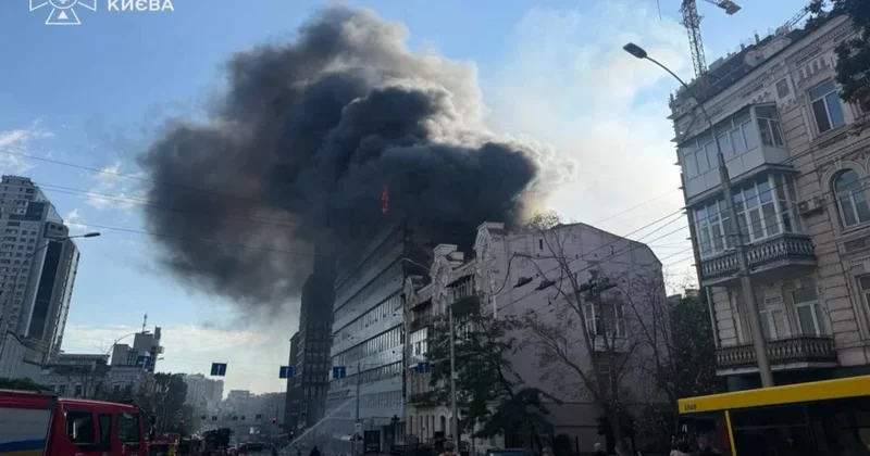 Rusiya ordusu Kiyevin mərkəzində xəstəxanaya zərbə endirib, yaralılar var