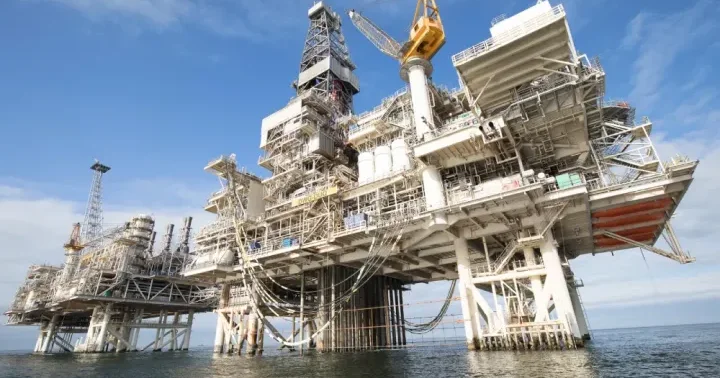 Quyulardan neft hasilatı azalır: bp maksimum hasilat üçün Xəzərə yeni texnologiya gətirir Çoxmilyonluq müqavilələr imzalanıb