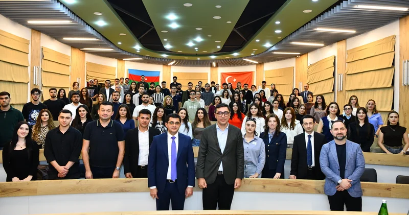 Fərid Qayıbov ADNSU nun Azərbaycan dilli ilk MBA tələbələri ilə görüşdü FOTO