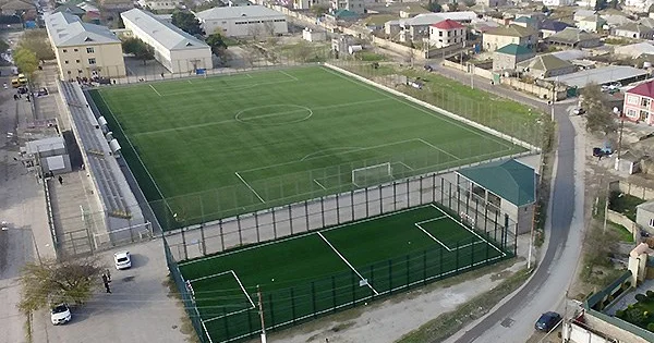 Santuşa ödənilən təzminata 3 belə kiçik stadion tikmək olardı amma bu gün olanımız yalnız Binə qəsəbəsindəki stadiondur