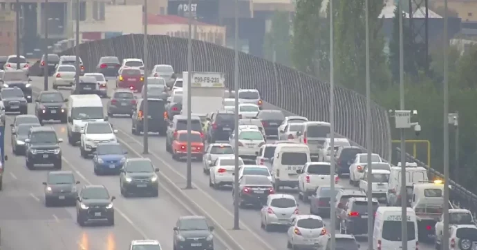 Bakıda körpünün üzərində yol qəzası OLDU