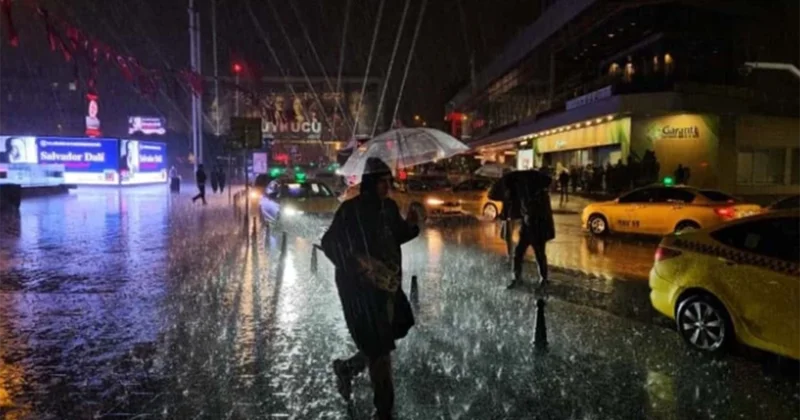 Zəlzələ gecəsi İstanbul... Fotolar