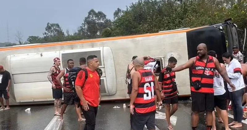 Braziliyada azarkeşləri daşıyan avtobus qəzaya düşdü, yaralılar var FOTO/VİDEO