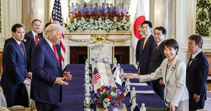 Новый премьер Японии выдвинет Трампа на Нобелевскую премию мира и подарит клюшку покойного Абэ