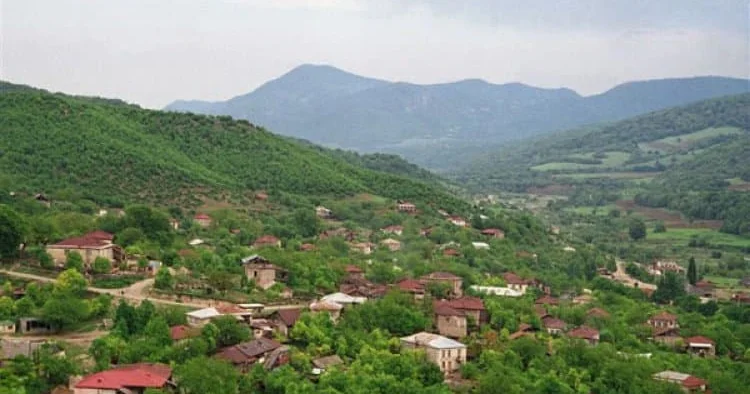 Növbəti köç karvanı Qırmızı Bazar qəsəbəsinə çatıb