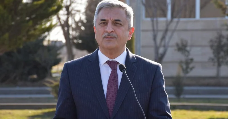 Bu icra başçısı özünə müavin axtarır