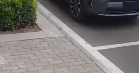 Çin maşınları Bakıda qaydanı belə pozur Video