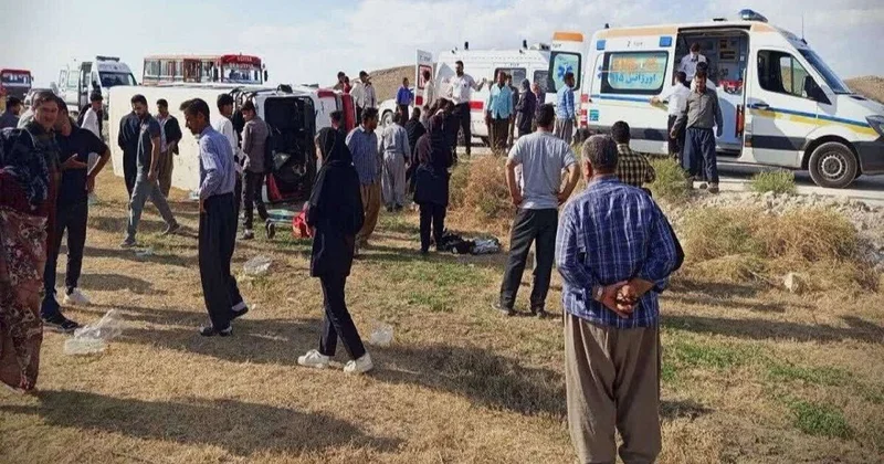 Sulduzda şagirdləri daşıyan maşın aşdı 13 yaralı