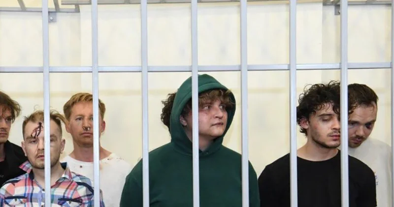 Задержанные в Баку россияне останутся под арестом еще на 3 месяца