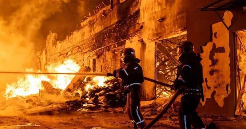 Rusiya Xarkova zərbə endirdi: 5 yaralı var FOTO