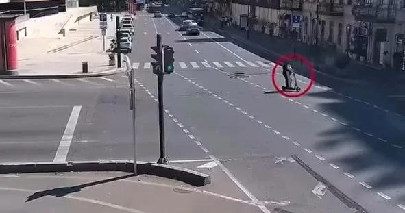 Bakıda yol hərəkəti qaydalarını pozan skuter sürücüləri təhlükə yaratdı ANBAAN VİDEO