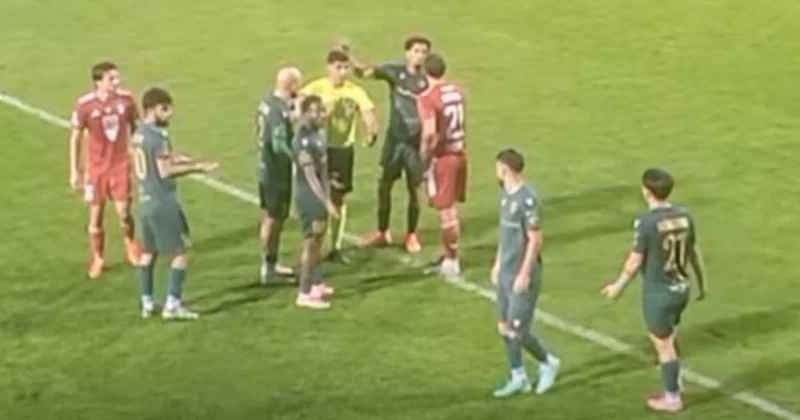 Azərbaycan Kubokunda hakim biabırçılığı Qırmızı vərəqə verməyi unutdu