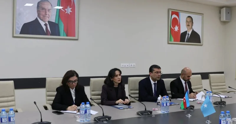 Əhməd İsmayılov Somalinin informasiya, mədəniyyət və turizm naziri ilə görüşdü FOTOLAR