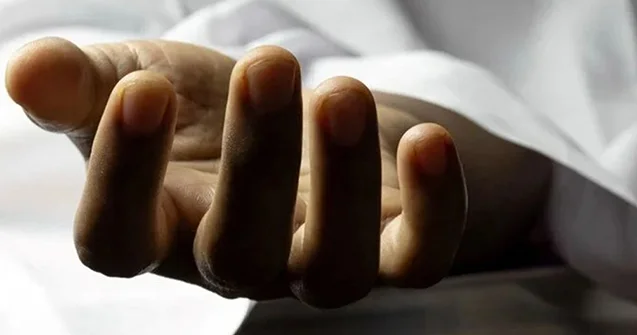 Yıxılıb xəsarət aldı, xəstəxanaya aparılarkən öldü