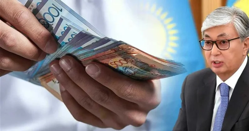 Токаев поручил повысить минимальную зарплату в Казахстане до $240