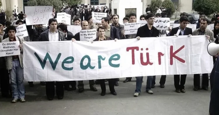 Öz ölkəsində azərbaycanlılara ana dilində məktəb açmayan İran Azərbaycana dərs keçməsin ETİRAZ