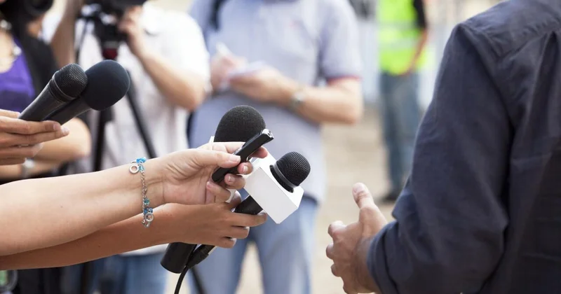 Bakıda məktəbdə çəkiliş edən media nümayəndələri zorakılığa məruz qalıb, saxlanılanlar var