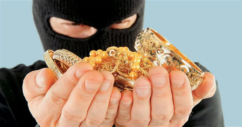В Баку из квартиры совершена кража золота на 10 тысяч манатов