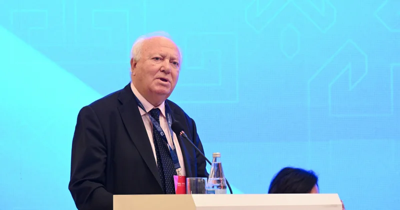 Migel Anxel Moratinos: Din xadimlərinin müqəddəs şəxsiyyətlər olduğuna inanıram