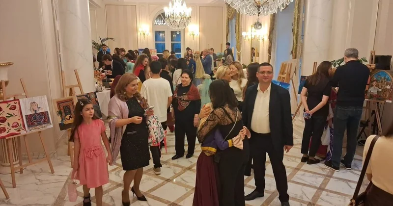 Azərbaycanlı uşaqların əsərləri Parisdə sərgiləndi