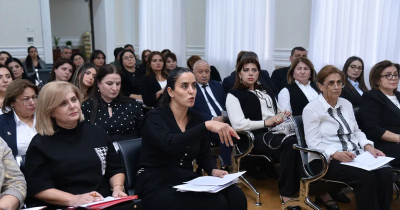 Təhsilin keyfiyyəti və inkişaf hədəfləri: məktəb direktorları ilə görüşlər davam edir