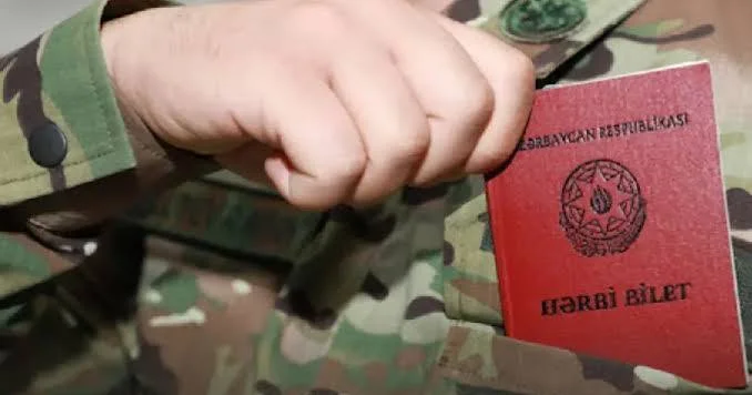 Əsgərliyə aparıldığı üçün 200 min manat tələb edir Məhkəmə