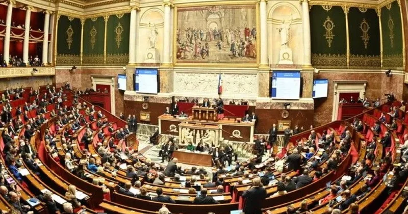 Fransa Senatı iğtişaşlarda iştirak edənlərin 10 min avro kompensasiya ödəməsi barədə qanun qəbul edib