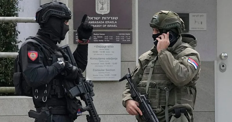 Крикнул Аллах Акбар и бросился на полицейского