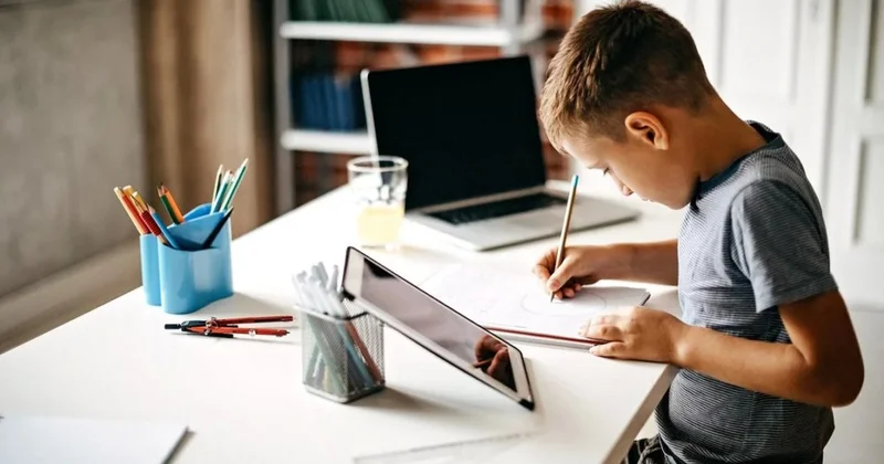 Süni intellekt və ev tapşırıqları: Öyrənməyə kömək, yoxsa maneə? EKSPERT AÇIQLADI