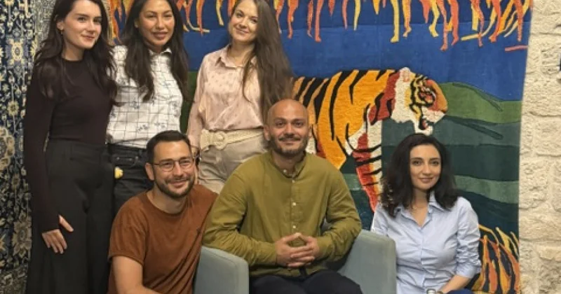 Fərid Rəsulov Qarabağ xalçalarını müasir sənət dili ilə təqdim edir