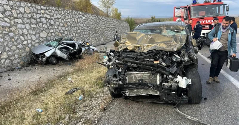 В Турции при столкновении автомобилей погибли четыре человека