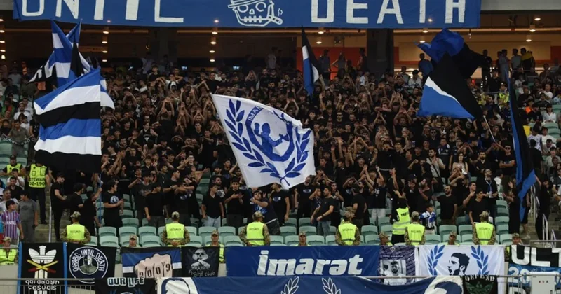 “Qarabağ“ azarkeşləri “Sabah“la oyunda skamyaları sındırdılar