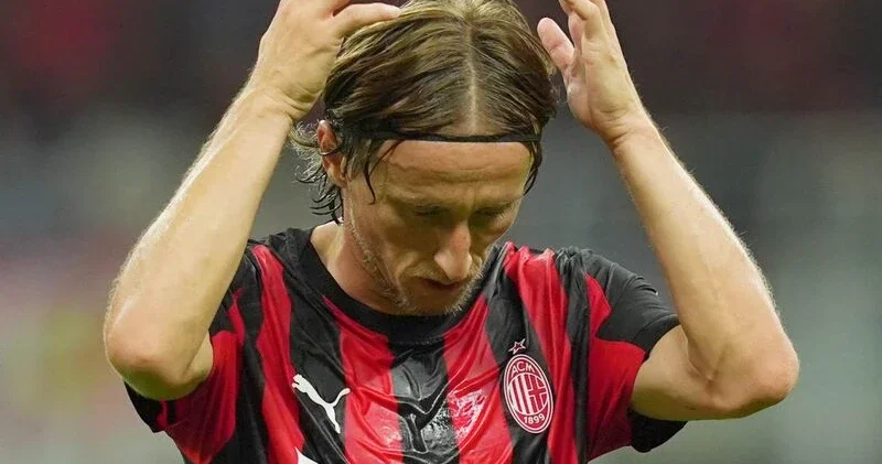 “Milan”ın məğlubiyyətindən sonra A Seriyasında yalnız üç yenilməz komanda qaldı