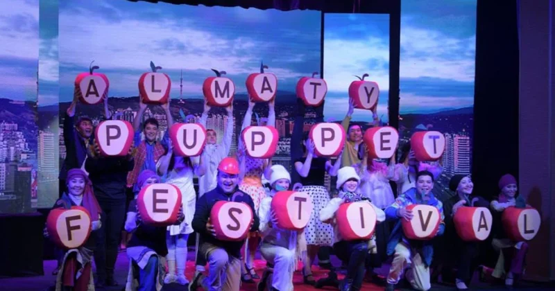 Azərbaycan teatrı Qazaxıstanda keçirilən beynəlxalq kukla teatrları festivalında iştirak edib