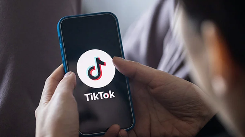 “Ucuzluq Univermağ”a 70 min “atıb” “TikTok”da xərclədi