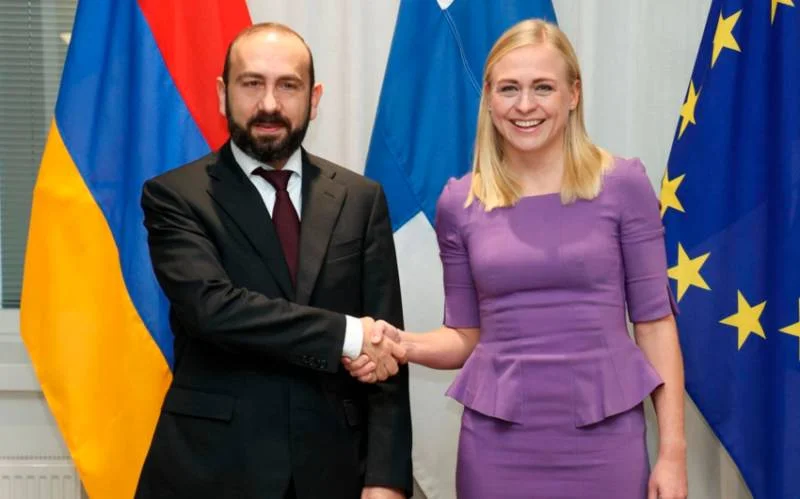 Mirzoyan finlandiyalı həmkarı ilə Azərbaycanla sülh prosesini müzakirə edib