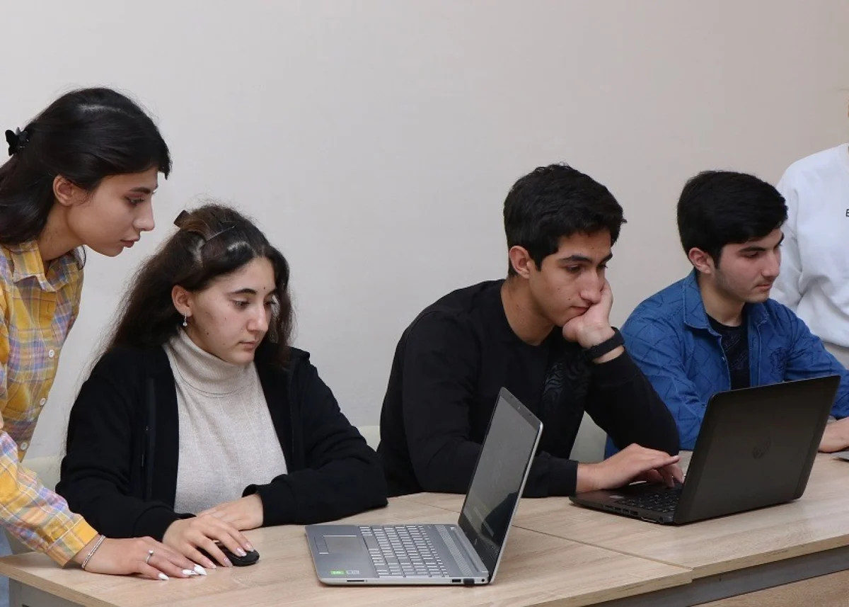 AzMİU Academy: Gələcəyin mütəxəssisləri üçün innovativ təhsil platforması