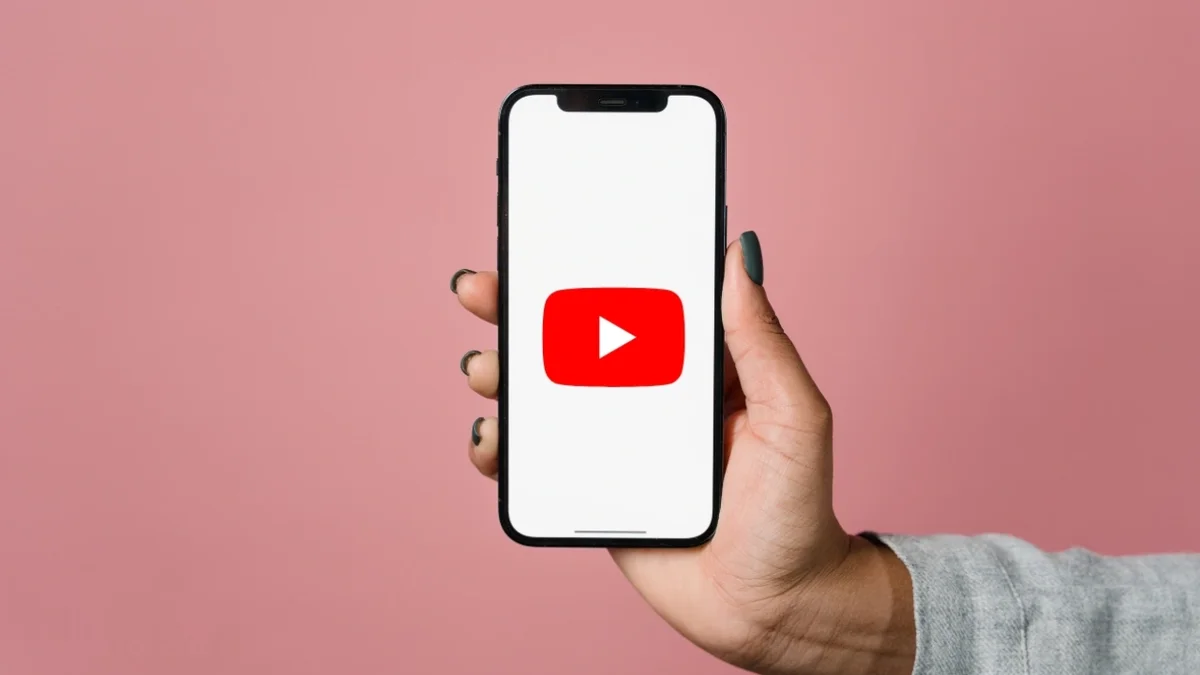 YouTube 2018ci ildə silinən funksiyasını iPhonena QAYTARDI