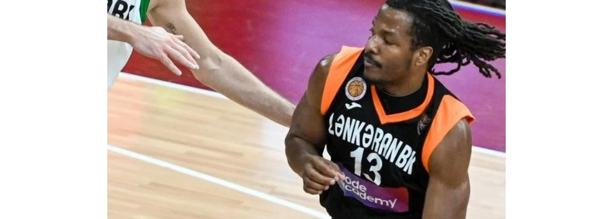 Amerikalı basketbolçu Lənkəranı tərk etdi