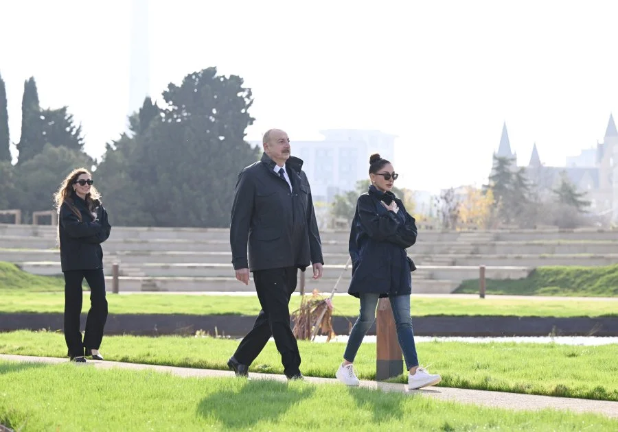 Prezident ailəsi ilə birlikdə Nəbatat Bağının AÇILIŞINDA FOTOLAR