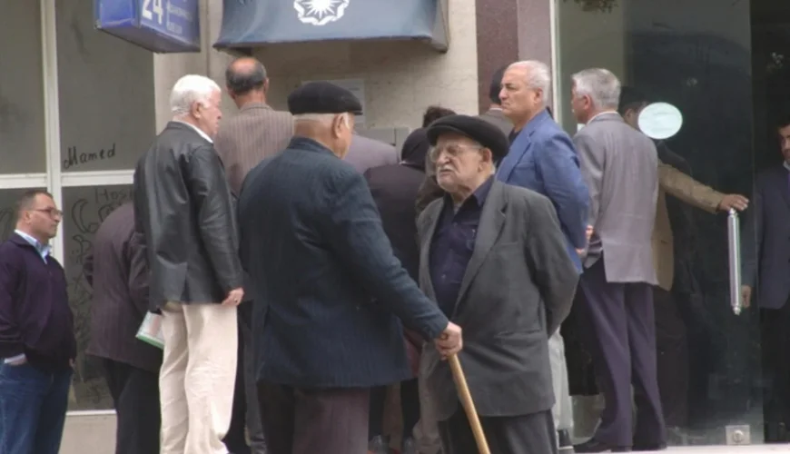 Azərbaycanda pensiya yaşı azaldılacaq? Komitə sədri cavab verdi