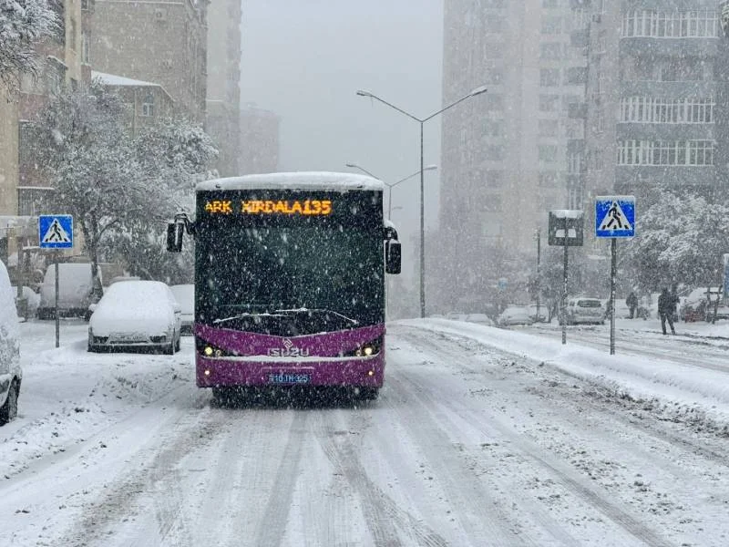 Texnikalar hazır vəziyyətə gətirildi Bakı sərt qışa hazırlaşır