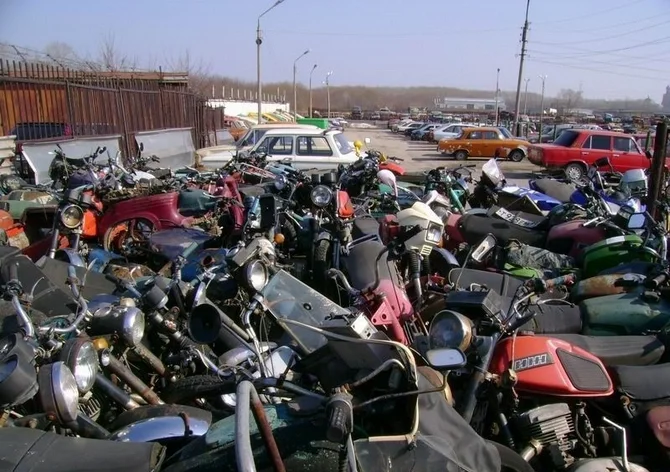 Ermənistanda polisin cərimə meydançasından 20 moped oğurlanıb Xəbər saytı Son xəbərlər və Hadisələr