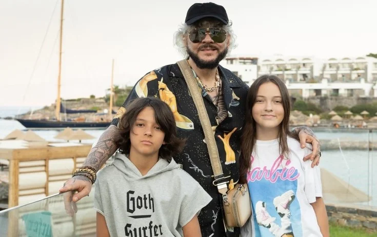 Kirkorov zorakılığa məruz qalan uşaqlarını Dubaydakı məktəbdən çıxartdı