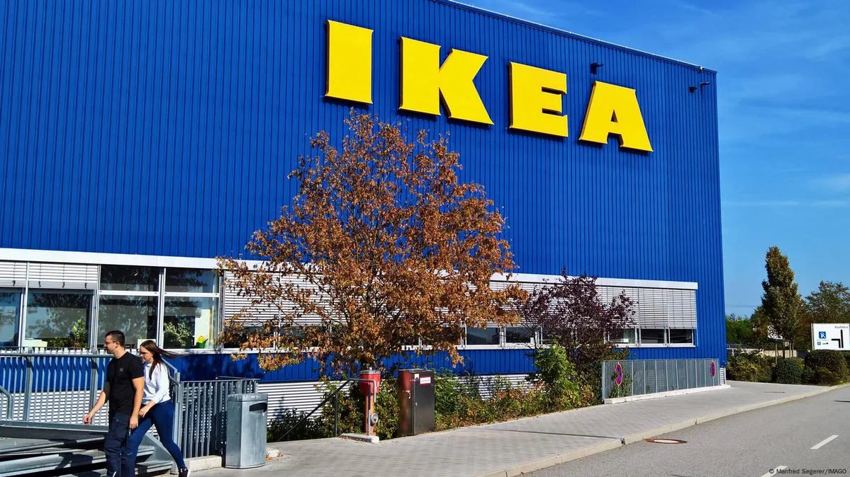 “IKEA”nın illik mənfəəti təxminən 2 dəfə azalıb