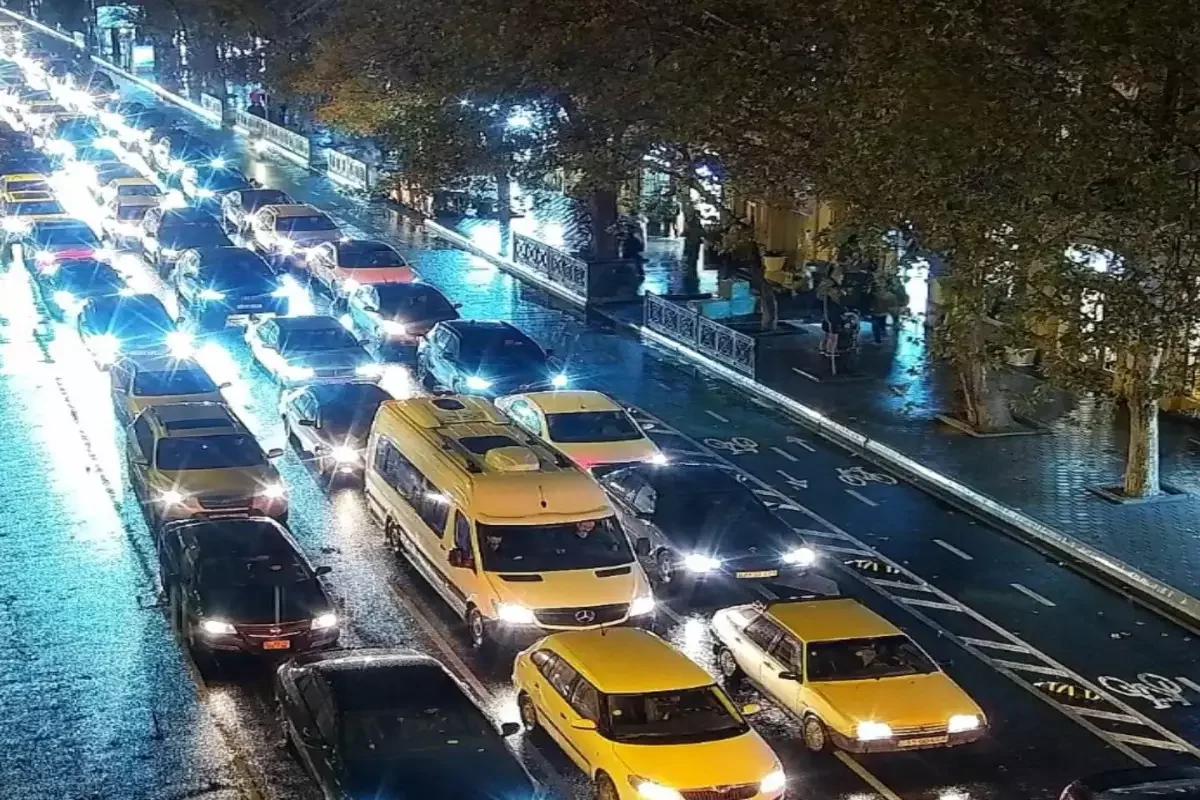 Bakıda sıxlıq olan yollar açıqlanıb