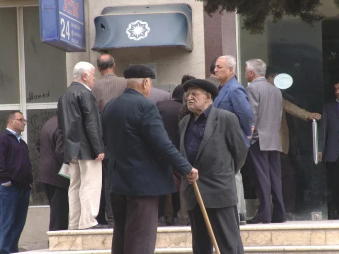 Azərbaycanda pensiya yaşı azaldılacaq? Komitə sədri cavab verdi Xəbər saytı Son xəbərlər və Hadisələr